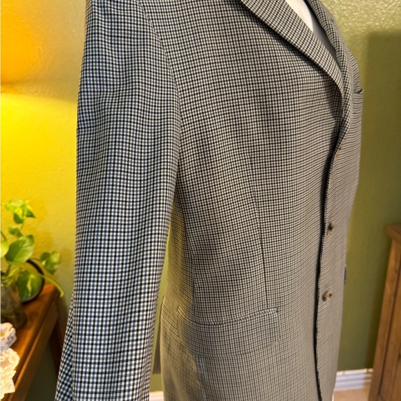 Burberry Gray Sport Coat with Sophisticated Texture - Picture 10 of 13